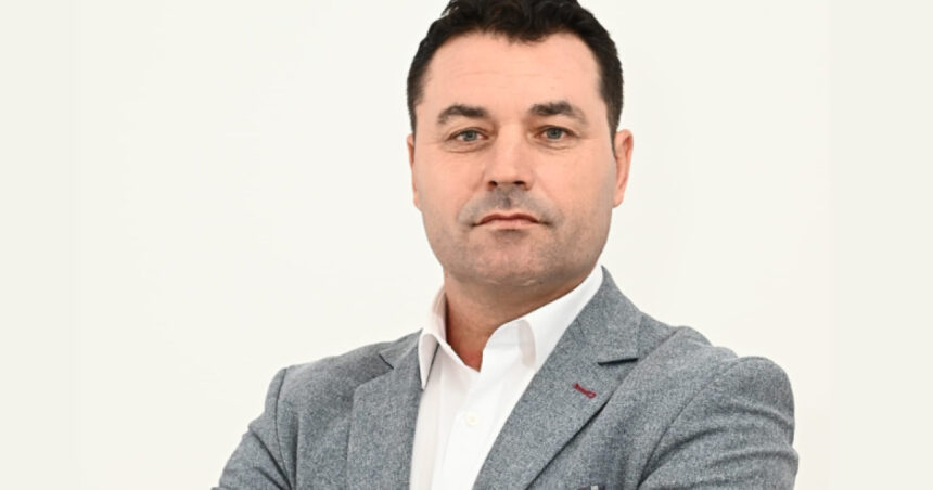 Primarul PSD din Iași, reținut pentru agresiune asupra a doi copii. PNL solicită demisia și excluderea sa din partid 1 video primar psd din iasi retinut dupa ce ar fi lovit doi copii pnl cere demisia si excluderea lui din partid 6900c465977b5