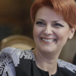 Primarul Craiovei dezvăluie: „OUG 52 a interzis târgurile de Crăciun. Nu vă imaginați ce conflicte au apărut. Bolojan a spus: Olguța ne va distruge pe toți!” 2 video primarul craiovei oug52 interzicea targurile de craciun nu vreti sa stiti ce crize au fost bolojan a zis ne omoara olguta pe toti 6903757456c79