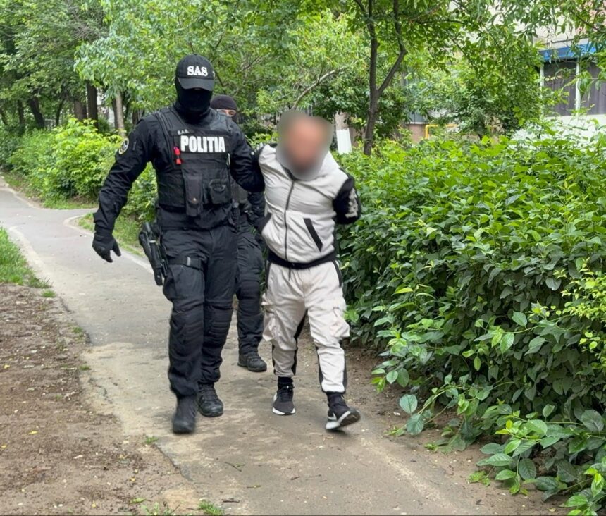 Procurorii DIICOT dezvăluie o situație șocantă: un agent de poliție ar fi colaborat cu o rețea de proxeneți. Zeci de percheziții sunt în desfășurare! 1 video procurorii diicot anunca bomba un politist ar fi sprijinit mai multi proxeneti se fac zeci de perchezitii 68de1d7e30361