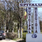 Incidente Îngrozitoare în Spitalul din Medgidia! Un doctor atacat fizic, iar trei femei reținute! 3 video scene socante in spitalul din medgidia un medic a fost agresat fizic trei femei duse in arest 68ea08e0c26a3