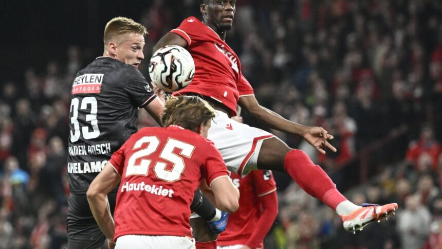 Standard Liege a deschis scorul rapid și a obținut o victorie importantă de 1-0! 1 video standard liege a marcat in minutul 1 vineri si a castigat cu 1 0 tocmai luni 68f71ed1ad9f1