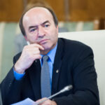 Tudorel Toader afirmă că CCR va respinge reforma pensiilor pentru magistrați din cauza informațiilor din presă. Ce a spus la ultima audiere? 2 video tudorel toader spune ca ccr va respinge reforma pensiilor magistratilor pentru ca asa scrie presa ce a declarat la termenul anterior 68f5e416c8ce0