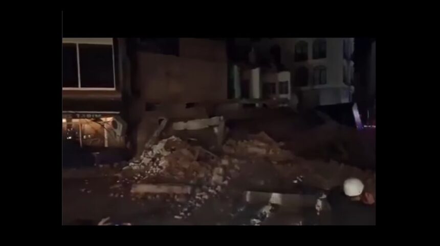 Turcia lovită de un cutremur FURIE, cu magnitudinea ce depășește 6! Replici violente au continuat pe parcursul nopții. 1 video turcia zguduita de un cutremur devastator cu magnitudinea peste 6 au urmat replici puternice toata noaptea 690067e30ffa0