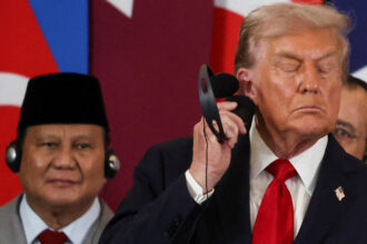 video un microfon uitat deschis a surprins momentul in care presedintele indonezian ii cerea lui trump o intalnire cu fiul sau eric 68ee36929a1fb