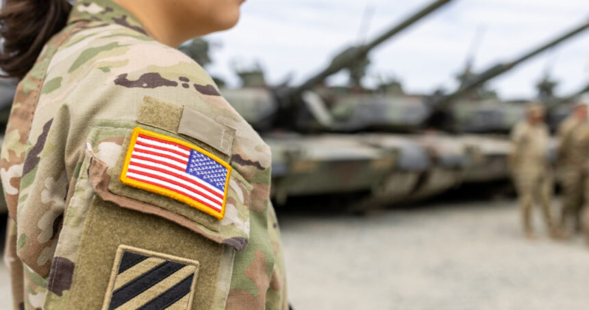 Veteranele armatei americane îl contrazic pe Pete Hegseth, afirmând că distorsionează standardele militare: „Nu am solicitat privilegii speciale” 1 video veteranele armatei sua il acuza pe pete hegseth ca minte despre standardele militare nu am cerut tratament special 68de300391318