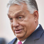 Viktor Orban, o seară de neuitat în inima Clujului: liderul maghiar a încântat publicul cu melodii alături de o orchestră talentată! 3 video viktor orban a petrecut intr un local din cluj liderul maghiar a cantat alaturi de orchestra 68e8aa5e9c020