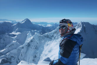 videofoto aventura incredibila a lui andrzej bargiel cum a facut polonezul istorie coborand pe schiuri de pe everest fara oxigen suplimentar 68f3d0fa1095d