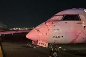 videofoto doua avioane s au ciocnit pe aeroportul laguardia din new york in timp ce unul ateriza iar celalalt se pregatea de decolare 68de3b18cce47