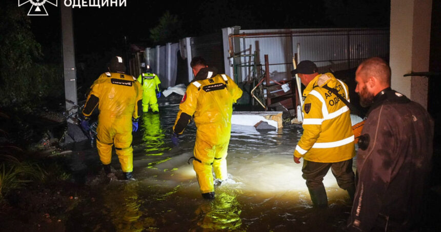 Furtună catastrofală în Odesa: 9 vieți pierdute, printre care și a unui copil. Sute de oameni au fost evacuați. 1 videofoto furtuna devastatoare in odesa noua morti inclusiv un copil sute de persoane au fost evacuate 68dcd7499eb59