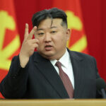 Kim Jong Un a evaluat distrugătorul Choe Hyon, nava de război dezvăluită în premieră în aprilie. 2 videofoto kim jong un a inspectat distrugatorul choe hyon vasul de razboi prezentat prima data in luna aprilie 68e35712b8ded