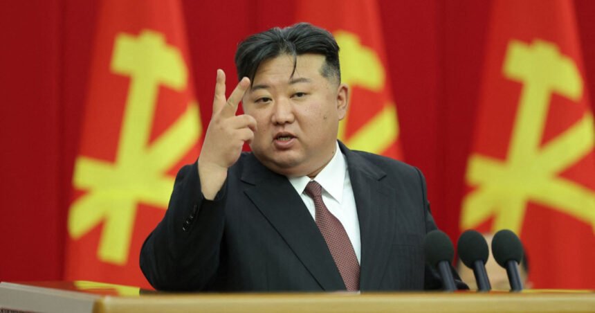 Kim Jong Un a evaluat distrugătorul Choe Hyon, nava de război dezvăluită în premieră în aprilie. 1 videofoto kim jong un a inspectat distrugatorul choe hyon vasul de razboi prezentat prima data in luna aprilie 68e35712b8ded