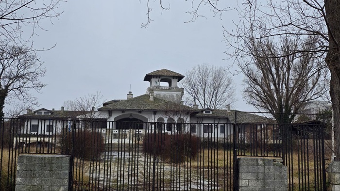"Vila Regală din Mamaia: Un nou capitol în instanță începe astăzi!" 1 vila regala din mamaia in centrul unui nou proces cazul debuteaza azi la tribunal 68e3327ccdab5
