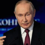 Vladimir Putin afirmă cu mândrie că Rusia rămâne un jucător de top pe piața petrolului, în ciuda restricțiilor internaționale. 3 vladimir putin se lauda ca rusia este unul dintre principalii producatori de petrol in ciuda sanctiunilor 68f0f946a0206