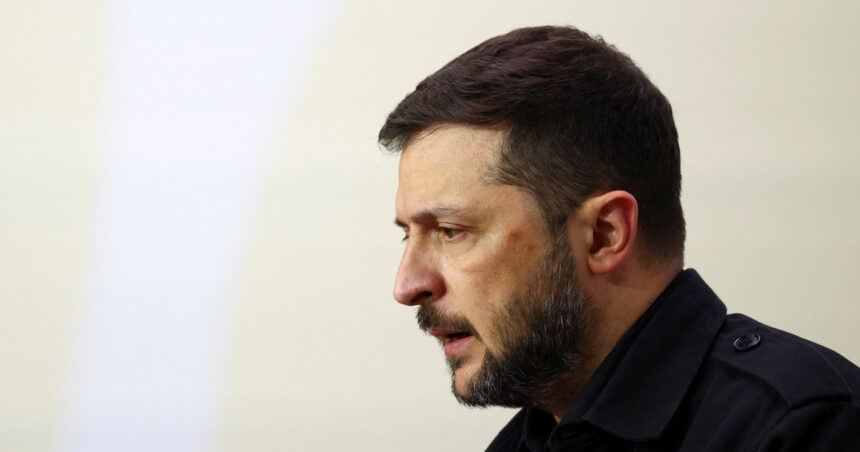 Zelenski apreciază planul lui Trump de a stabiliza conflictul la granițele curente ca fiind „o soluție rezonabilă” 1 zelenski spune ca propunerea lui trump de a ingheta razboiul la actualele linii ale frontului este un compromis bun 68f9172d96627