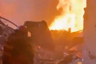 15 oameni au murit dupa ce o fabrica chimica a sarit in aer in pakistan printre morti sunt si patru copii 69202ff2c5996