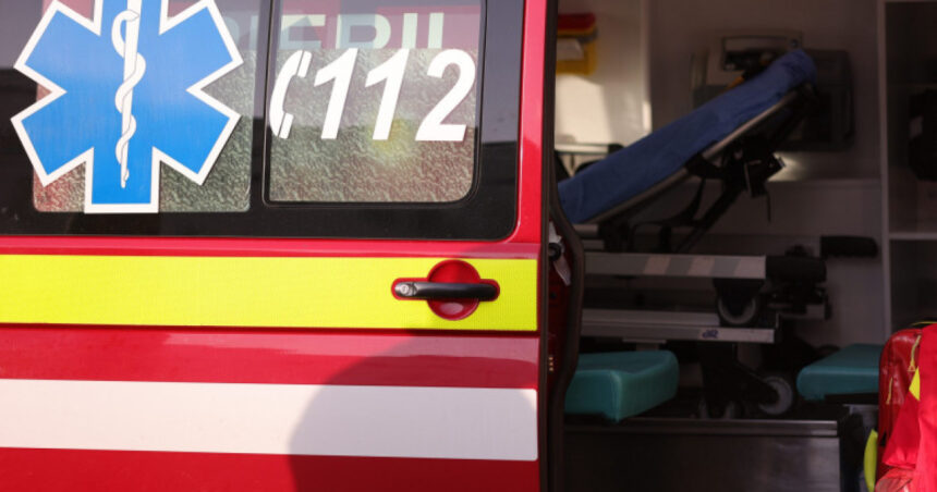 accident grav in parcarea unui centru medical din bihor un barbat in scaun cu rotile a murit iar altul este in cod rosu medical 691ebef30e51e
