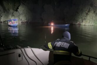 accident naval pe dunare in zona canalului mila 36 un barbat a ajuns la spital 692426ef4a7a5