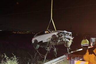 accident rutier spectaculos pe dn 22b o masina s a rostogolit in afara partii carosabile dupa ce a lovit un parapet 6917536525131