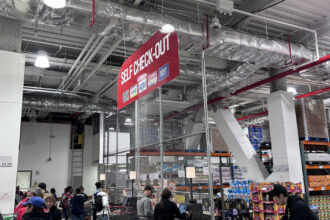 administratia trump taie la jumatate ajutorul alimentar pentru 42 de milioane de americani din cauza blocajului bugetar 69091da84face