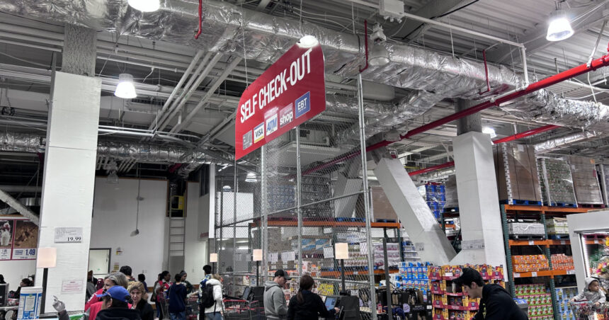 administratia trump taie la jumatate ajutorul alimentar pentru 42 de milioane de americani din cauza blocajului bugetar 69091da84face