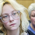 adolescenta rusa care a cantat piese anti putin in sankt petersburg a fugit din tara dupa ce a fost arestata de trei ori 692455a028858