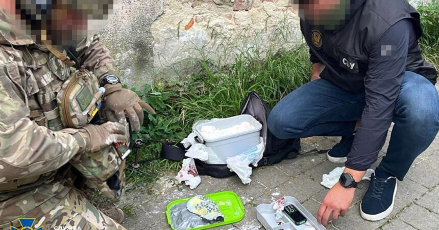 adolescenti si copii ucraineni de pana la 11 ani recrutati pe telegram pentru sabotaje a facut 500 de km sa ridice o bomba 691eb7bde2d90