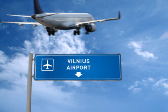 aeroportul din vilnius a fost inchis temporar iar zborurile redirectionate lituania acuza belarus de atac hibrid 69240f7159223