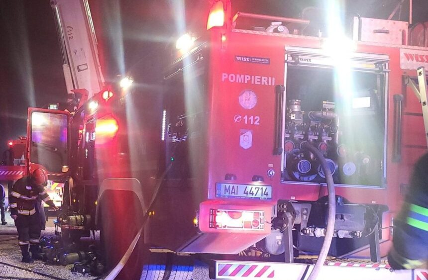 alerta in delta dunarii arde o pensiune din judetul tulcea 6918bd900ac5e