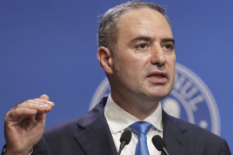 alexandru nazare rectificarea bugetara pastreaza tinta de deficit de 84 peste 2 miliarde de lei merg catre sanatate 692818d22179a