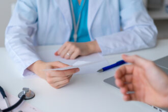 analize si servicii medicale gratuite la care toti romanii pot avea acces inclusiv neasiguratii consultatii decontate de stat 691d6d541ddba