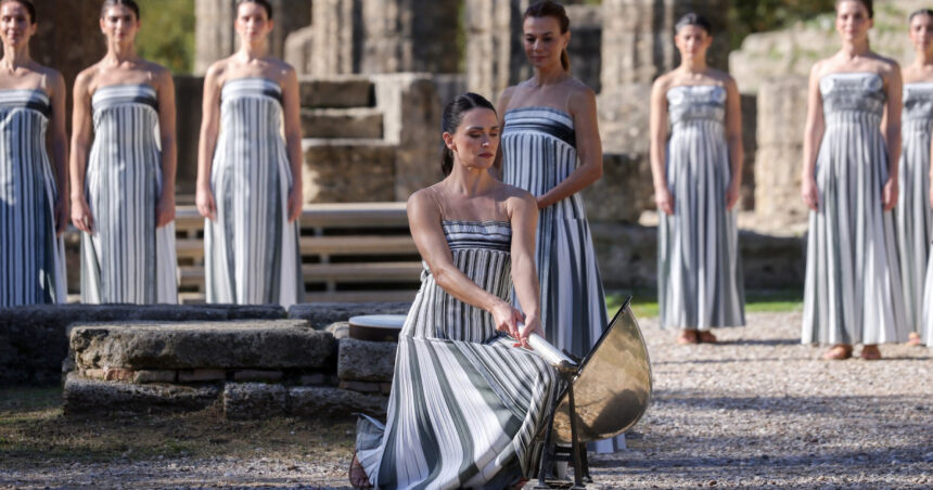 aprinderea flacarii olimpice pentru jocurile de iarna pusa in pericol de vremea rea din grecia ceremonia are loc miercuri la olympia 6928af08700b0