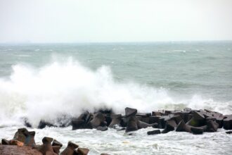 atentie constanteni cod galben de vant pe litoral sunt anuntate rafale de pana la 55 km pe ora 69241ff4ea721