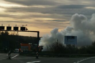 atentie soferi autostrada a2 blocata dupa ce un tir a luat foc aproape de statia de taxare de la fetesti 6927fbf0d75a9