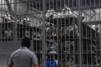 ati ajuns in iad venezuelenii trimisi de donald trump in el salvador au fost supusi torturii sistematice potrivit unui raport 6914a6c84e5fd