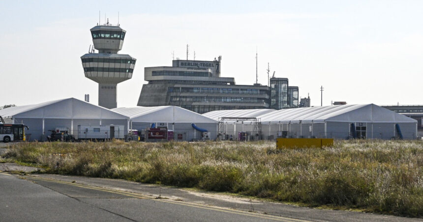 berlinul inchide cel mai mare centru de cazare pentru ucraineni aproximativ 1500 de refugiati sunt afectati 6911bd78483f4