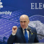 bolojan spune ca a primit plangeri de la marii investitori ca impozitul pe cifra de afaceri inhiba investitiile 6921fd7550bf5