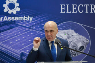 bolojan spune ca a primit plangeri de la marii investitori ca impozitul pe cifra de afaceri inhiba investitiile 6921fd7550bf5