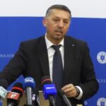 bursele pentru elevii medaliati international eliminate parintii pregatesc un proces impotriva ministerului educatiei 69186921f0c54