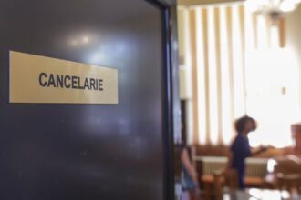 cand ar putea primi profesorii prima de cariera didactica anuntul ministrul educatiei 690ccf6ca07e9