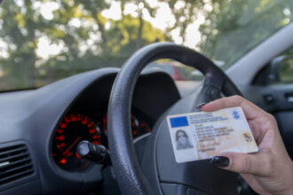 ce amenda poate primi un sofer care circula cu permisul expirat actele necesare pentru schimbarea carnetului de conducere 69180b357b081