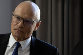 cine este miliardarul care vrea sa preia imperiul petrolier al rusiei dupa ce lukoil a anuntat ca isi vinde activele din strainatate 690b4b92d86af