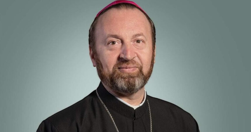 cine este noul arhiepiscop major al bisericii romane unite cu roma greco catolice claudiu lucian pop ii urmeaza cardinalului muresan 690c972caf5bc