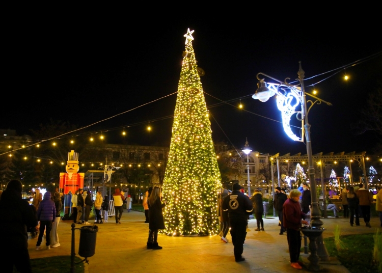 cine organizeaza targurile de craciun din constanta una dintre firme a fost implicata in scandalul petrecerilor private de pe faleza cazinoului 691af61f54684