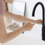 cnsu apa potabila din rezervele de stat trimisa catre cele 14 localitati din prahova si dambovita afectate de criza apei de la barajul paltinu 692c878f6e05a