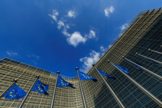 comisia europeana economia romaniei incetineste puternic din cauza austeritatii care sunt prognozele pentru 2025 2027 691b40c80b3c2