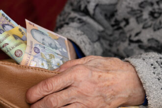 comisioanele pentru pensiile platite in numerar sunt de 10 ori mai mari apelul ministrului muncii catre pensionari 6921b6508680b