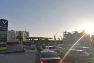 cosmarul kremlinului devine realitate parca am transportat benzina pe ursi polari prin tundra insotiti de o orchestra 69102cb0961c5