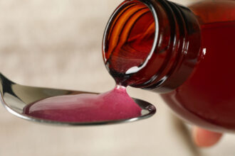 cum a ajuns un sirop de tuse sa ucida cel putin 24 de copii din india reuters 69201ad12f708