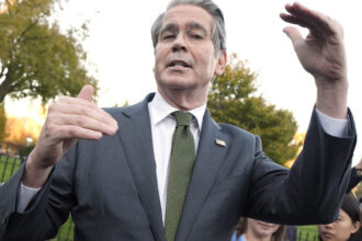 cum ar putea primi fiecare american cel putin 2 000 de dolari de pe urma tarifelor lui trump explicatiile lui scott bessent 6911b3ed822a4