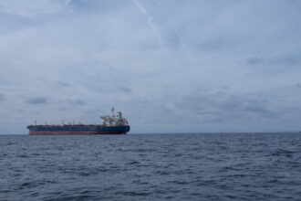 cum reuseste flota fantoma a rusiei sa evite sanctiunile internationale bruiaj gps si pavilioane false 690ba11d77388